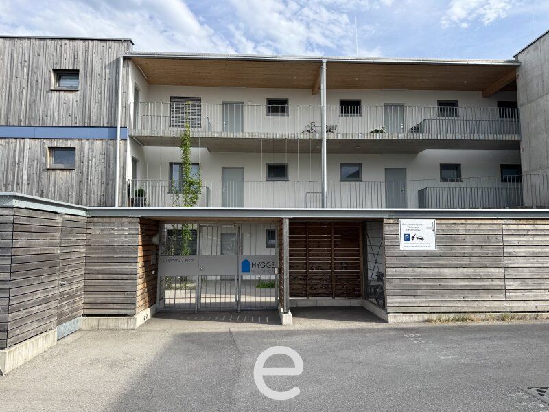 Dachgeschoss-Traum mit großzügigem Sonnenbalkon - Bild 2