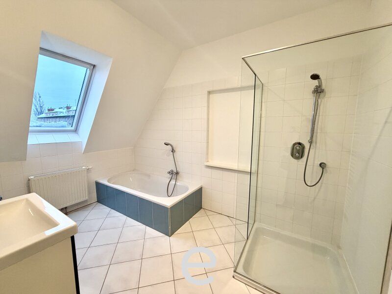 Stadtleben mit Panorama – Stilvolle Dachgeschosswohnung im Gründerzeithaus - Bild 16