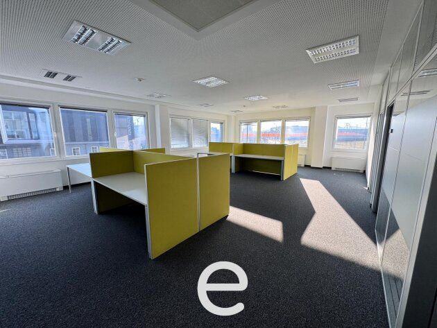 Stylische Büroflächen am Winterhafen Linz – Erstklassige Lage mit Top-Ausstattung!