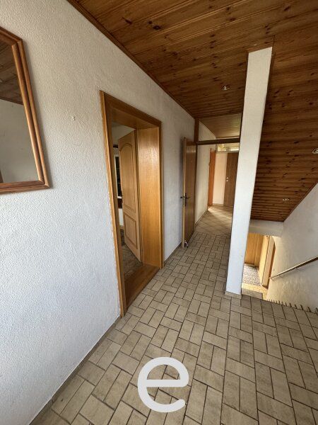 Großfamilien aufgepasst! Mehrfamilienhaus mit großzügigem Grundstück in Wels/Pernau! - Bild 7