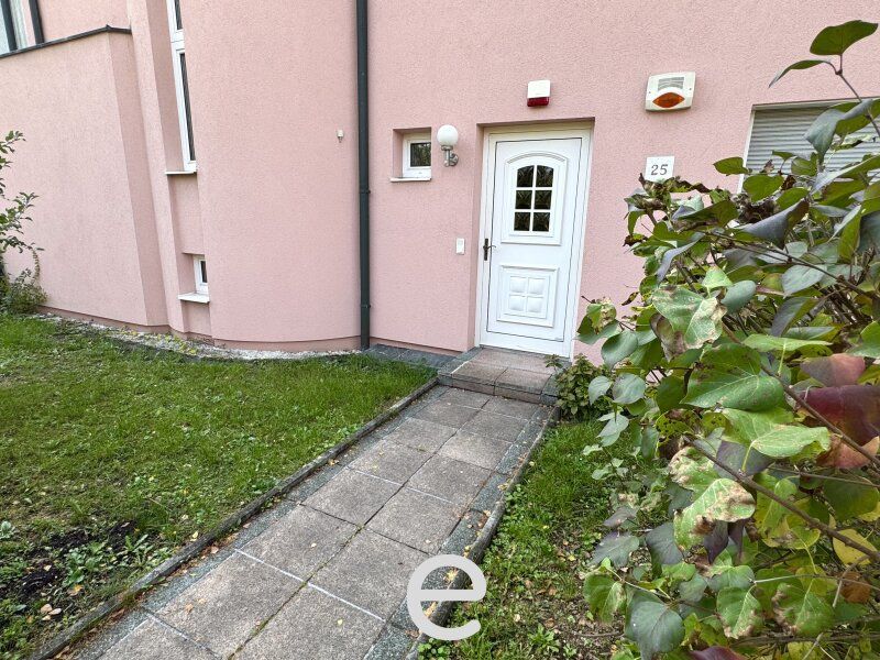 Ein Zuhause zum Ankommen – Reihenhaus mit Kamin, Terrasse und privatem Garten in Wels - Bild 2
