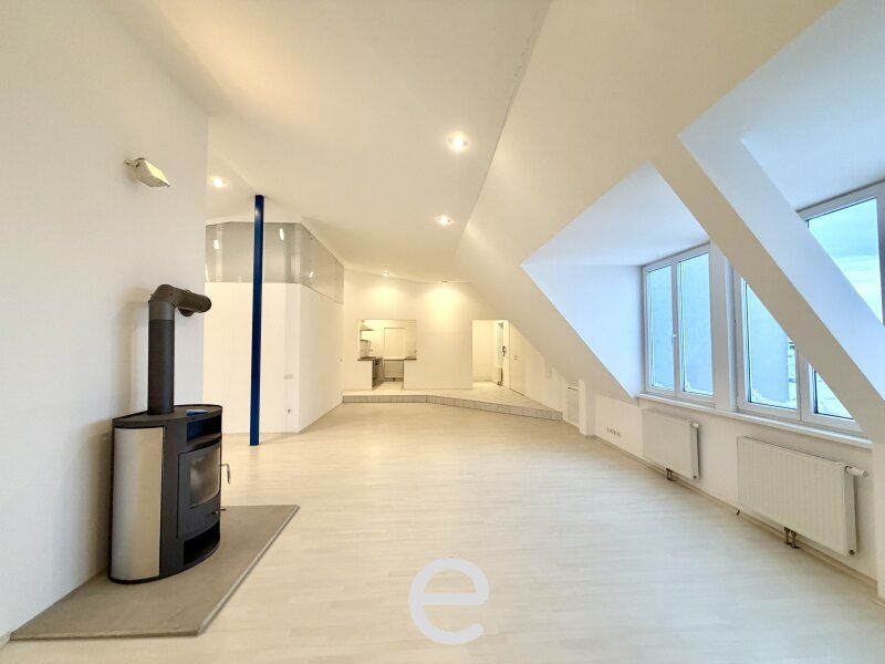 Stadtleben mit Panorama – Stilvolle Dachgeschosswohnung im Gründerzeithaus - Bild 3