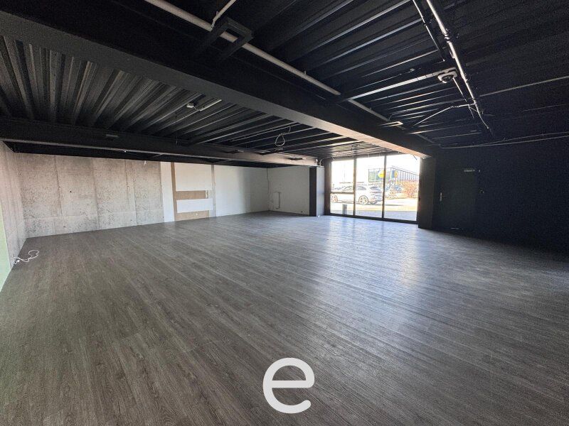 Moderner Showroom mit Büro- und Lagerflächen in Ansfelden zu verkaufen! - Bild 11