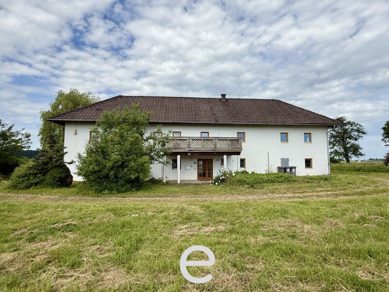Vierkanthof in idyllischer Alleinlage - Bild 11