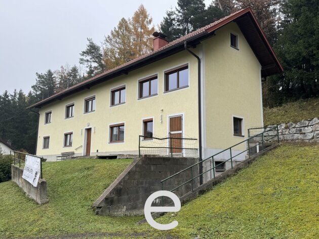 Großzügiges Familienhaus mit viel Potenzial in Naturlage in Weißkirchen!