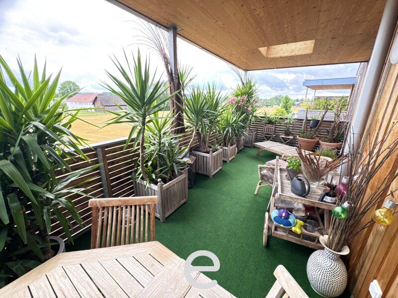 Dachgeschoss-Traum mit großzügigem Sonnenbalkon - Bild 1