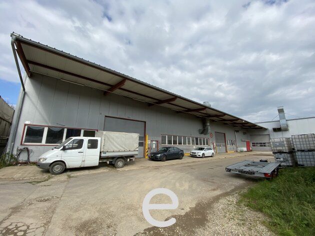 Beheizbare Lagerhalle mit rd. 7 bis 9 Meter Hallenhöhe, diversen Krananlagen, Freiflächen etc. in Asten zu vermieten!