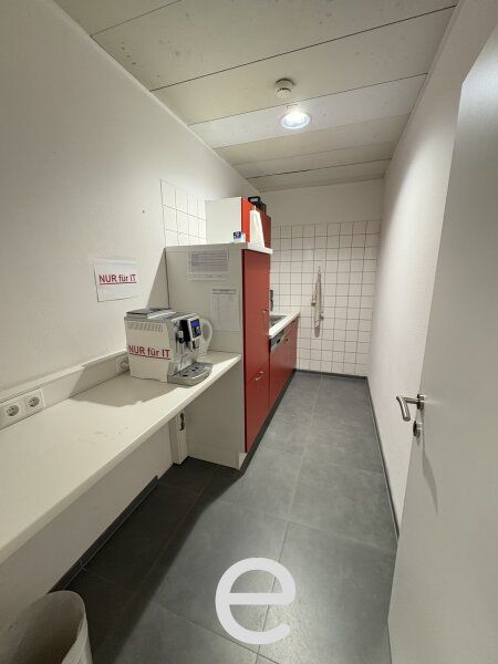 Moderne Bürofläche mit Lager-/Abstellräumen in Marchtrenk - Bild 4
