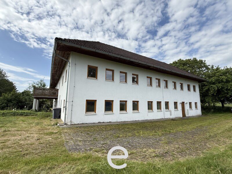 Vierkanthof in idyllischer Alleinlage - Bild 7